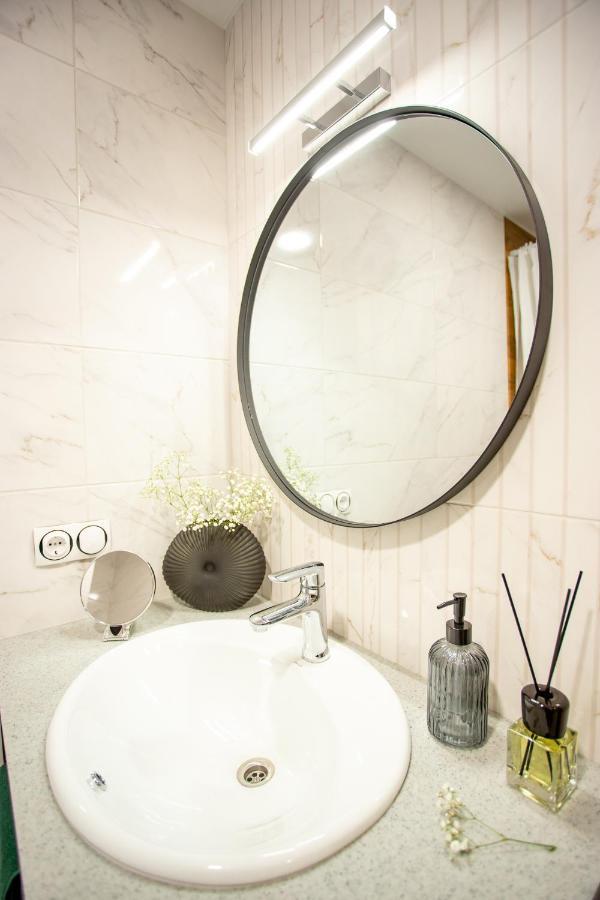 Luxury Apartment With 2 Bedrooms In The City Center Mykolaiv Exterior foto